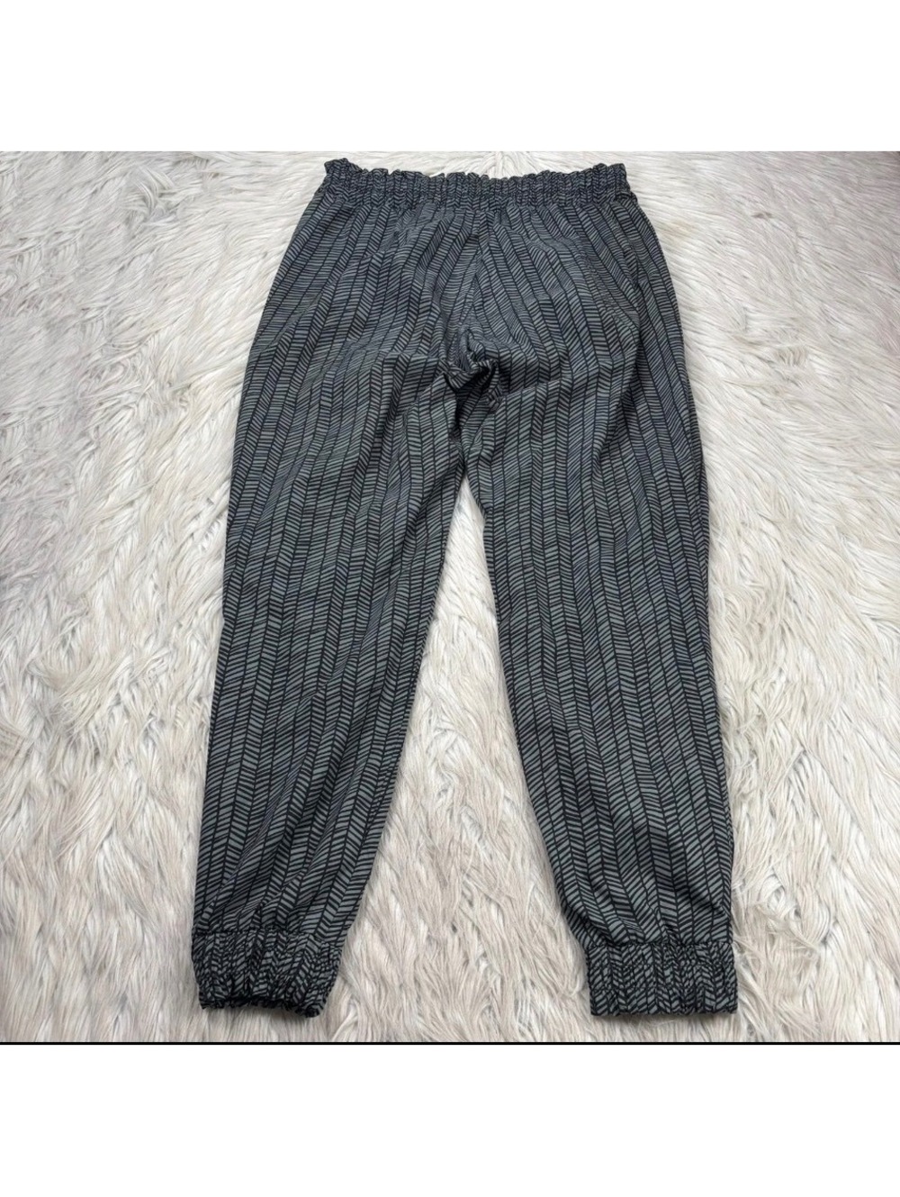 Athleta Women's Casual Pants Size 6 with Black and White Pattern